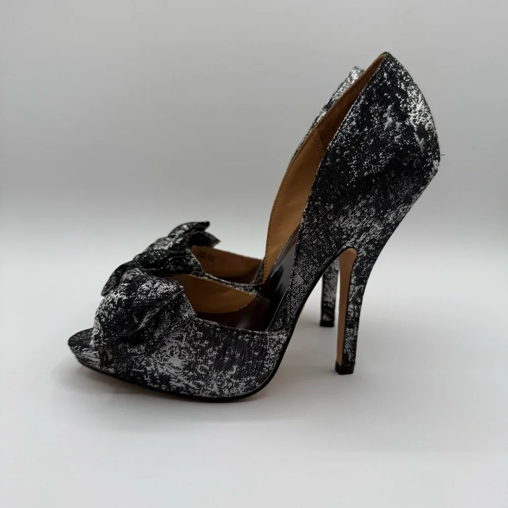 Badgley Mischka Platform Peep Toes Metallic Silver-Black Bow Heels Size 7.5 M - Picture 7 of 16
